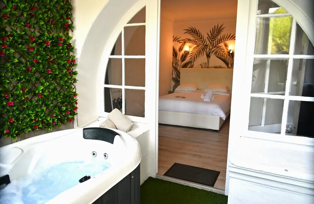 Les Jardins de Bormes, hôtel de charme et détente, espace bien-être avec sauna&jacuzzi-1